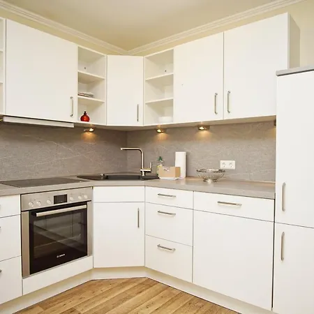 Meeresblickresidenzen Nr 19 Mit Sauna- Und Schwimmbadnutzung Im Ahoi Sellin