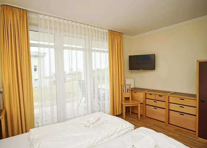 Terrasse, Gratis Nutzung Vom Ahoi Erlebnisbad Und Sauna In Sellin - Meeresblick 19 Apartman Göhren